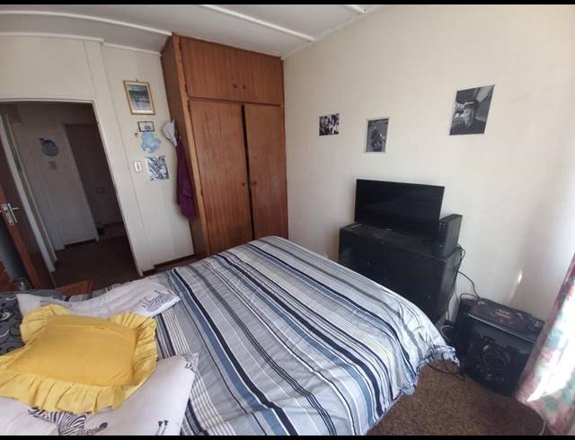 2 BEDROOM APARTMENT FOR SALE IN SASOLBURG EXT 2